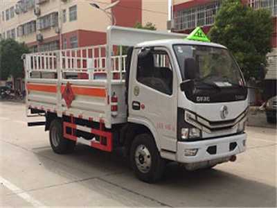 東風(fēng)4.1米氣瓶運輸車